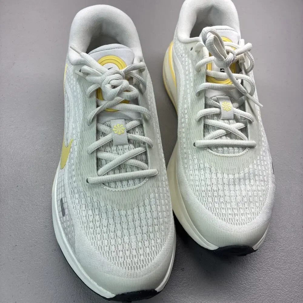 Nike Journey Run Women's Running Shoes Size 10 Women’s Great Condition17.